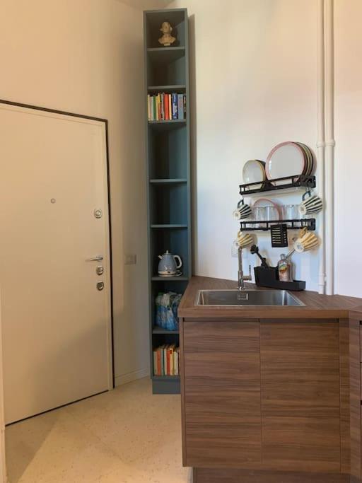 Lovely Studio Flat In Bocconi 밀라노 외부 사진