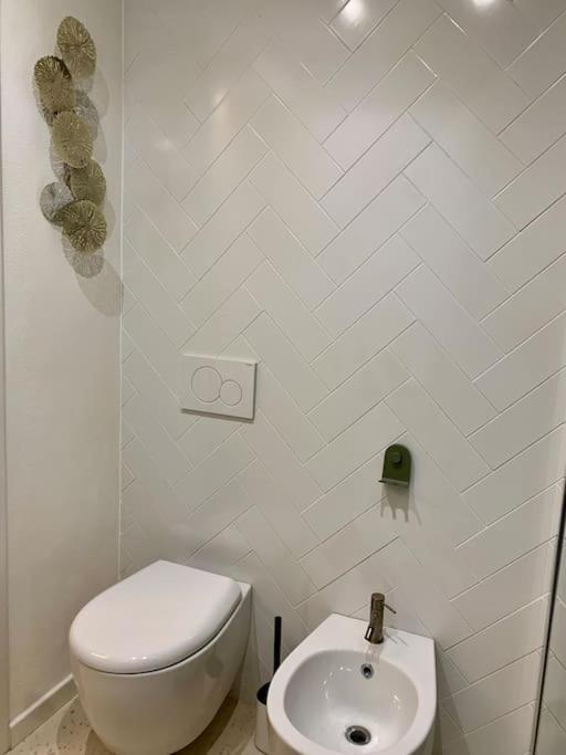 Lovely Studio Flat In Bocconi 밀라노 외부 사진